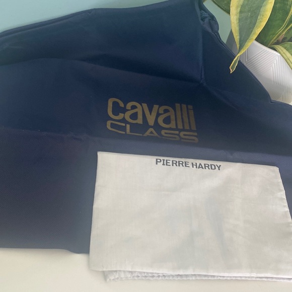 Cavalli bag protection sleeves and shoes - Picture 2 of 4